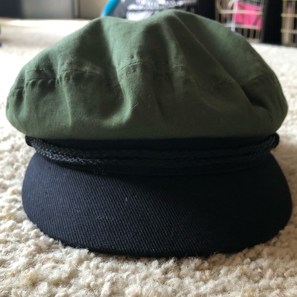 ✔️SOLD ✔️Green and black Brixton railroad cap